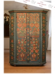 Antiker Bauernschrank, Bad Tölz, bemalt