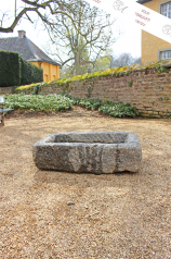 Ein alter Trog, Granitstein