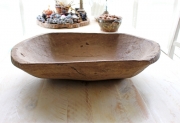 Eine alte, große Holz Schale
