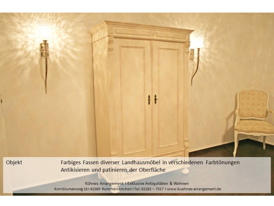 kleiderschrank gründerzeit landhaus farbige fassung antik weiß restaurierung kuehnes arrangement interior design