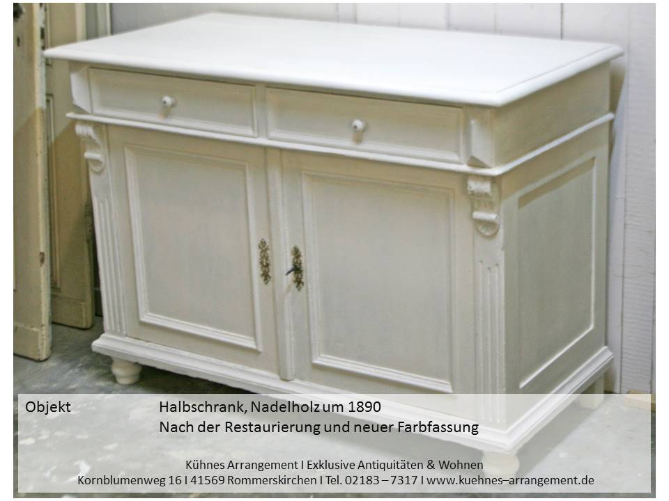 kommode antik weiß halbschrank landhaus kuehnes arrangement möbel restaurierung farbige fassung